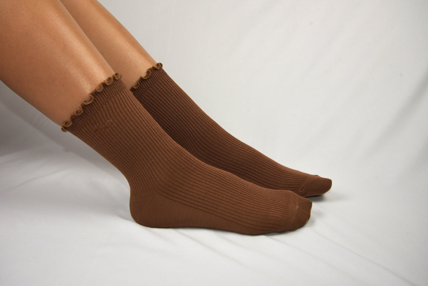 Frill edge compression sock mid crew in Coffee