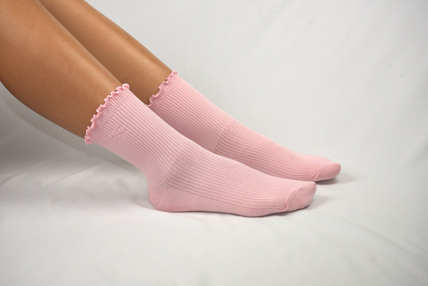 Frill edge compression sock mid crew in Soft Pink