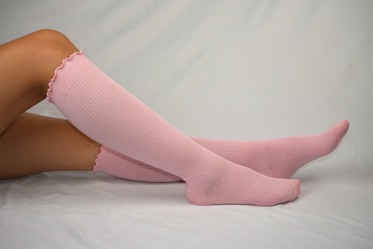Frill edge compression sock knee high in Soft pink