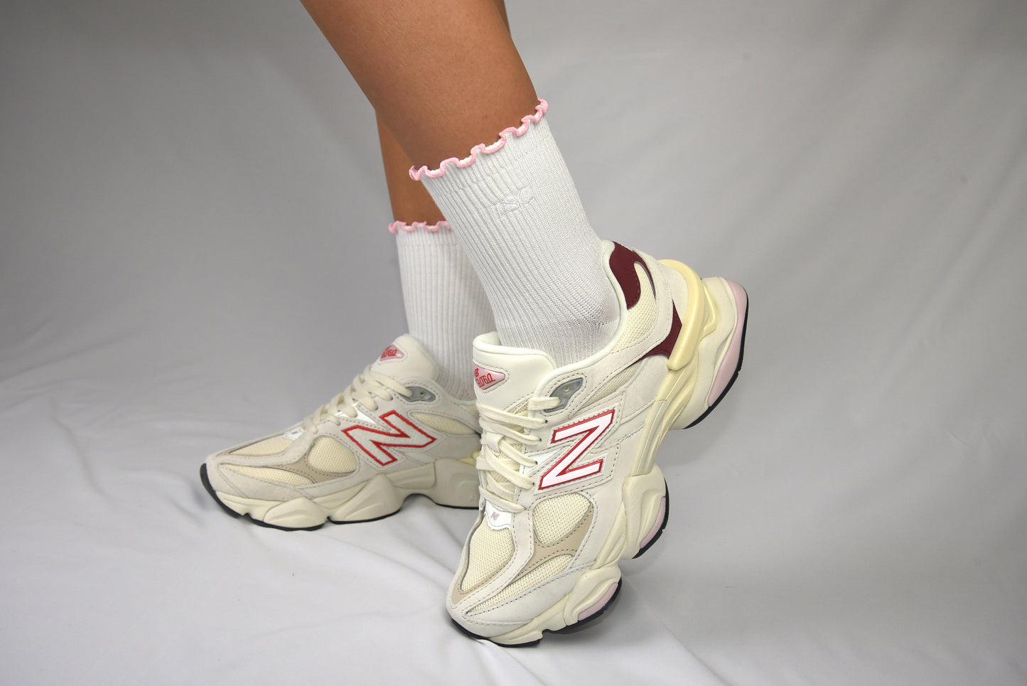 Frill edge compression sock mid crew in White