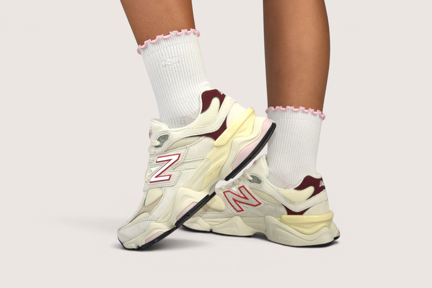 Frill edge compression sock mid crew in White